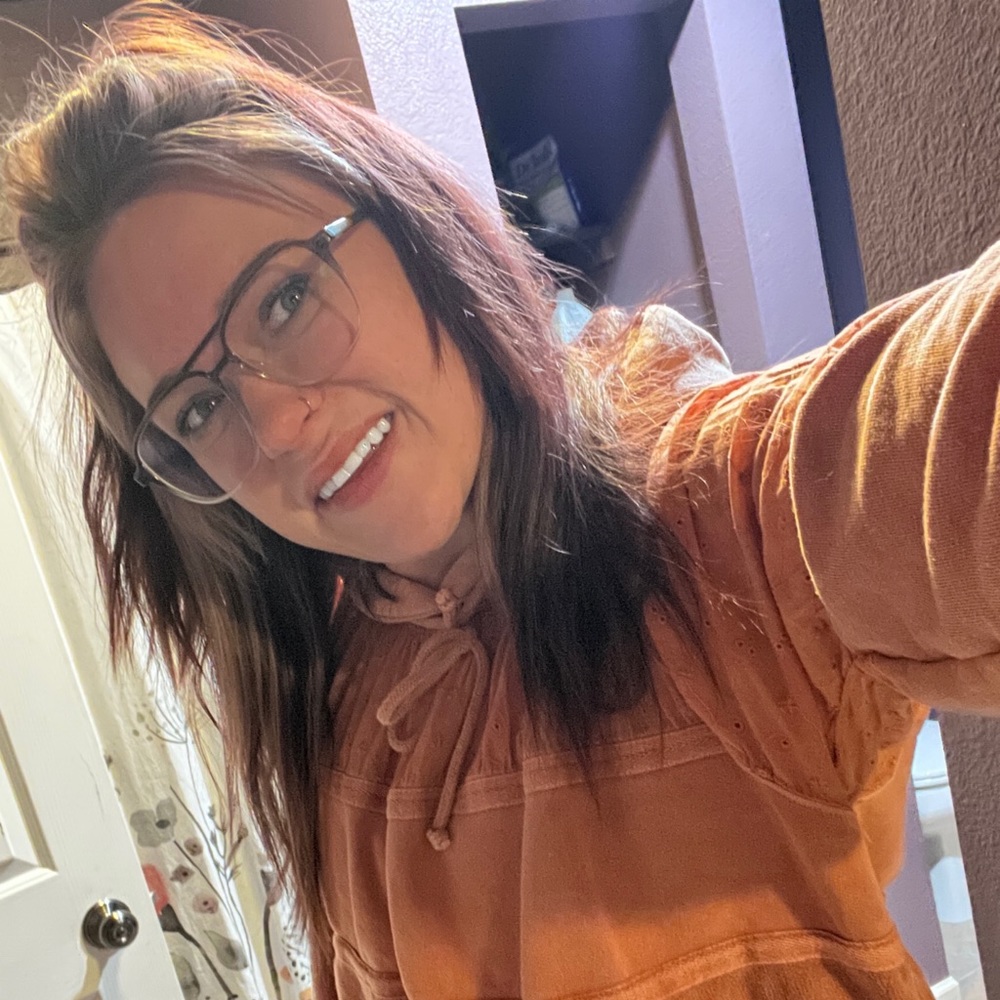 Meet your Posher, Julii